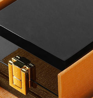Close-up of NRH 6511-22 gold-tone zinc alloy latch on luxury jewelry box front face
