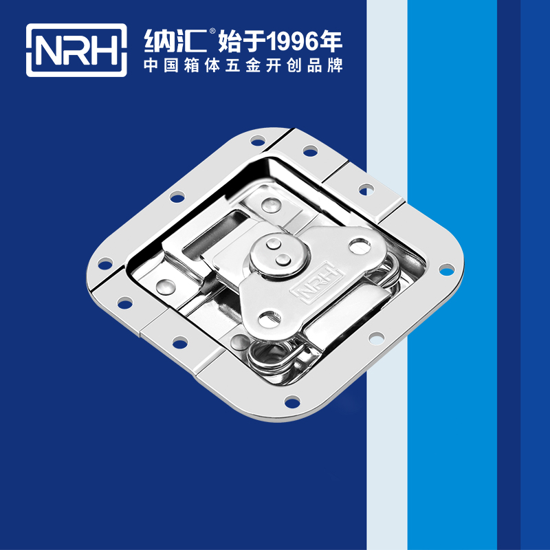 Butterfly latch double-lever locking mechanism on heavy-duty transport case