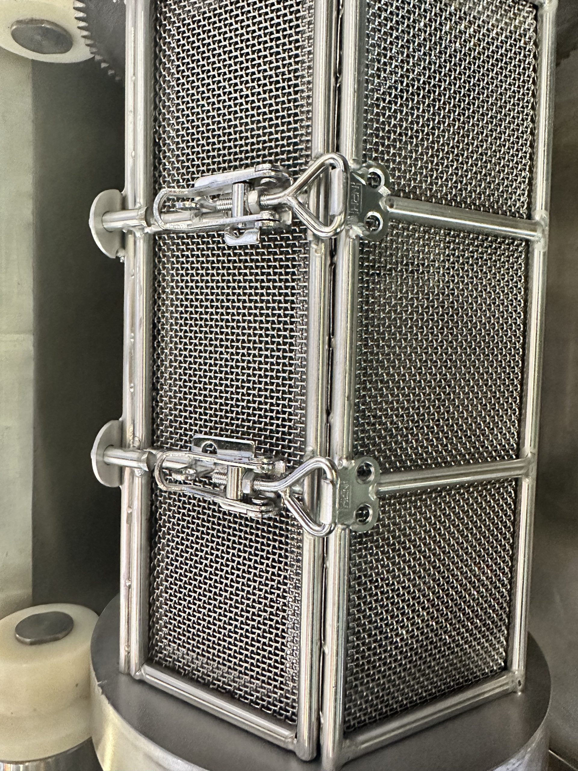 Case Study: Stainless Steel Adjustable Latches for Cylindrical Washer Baskets