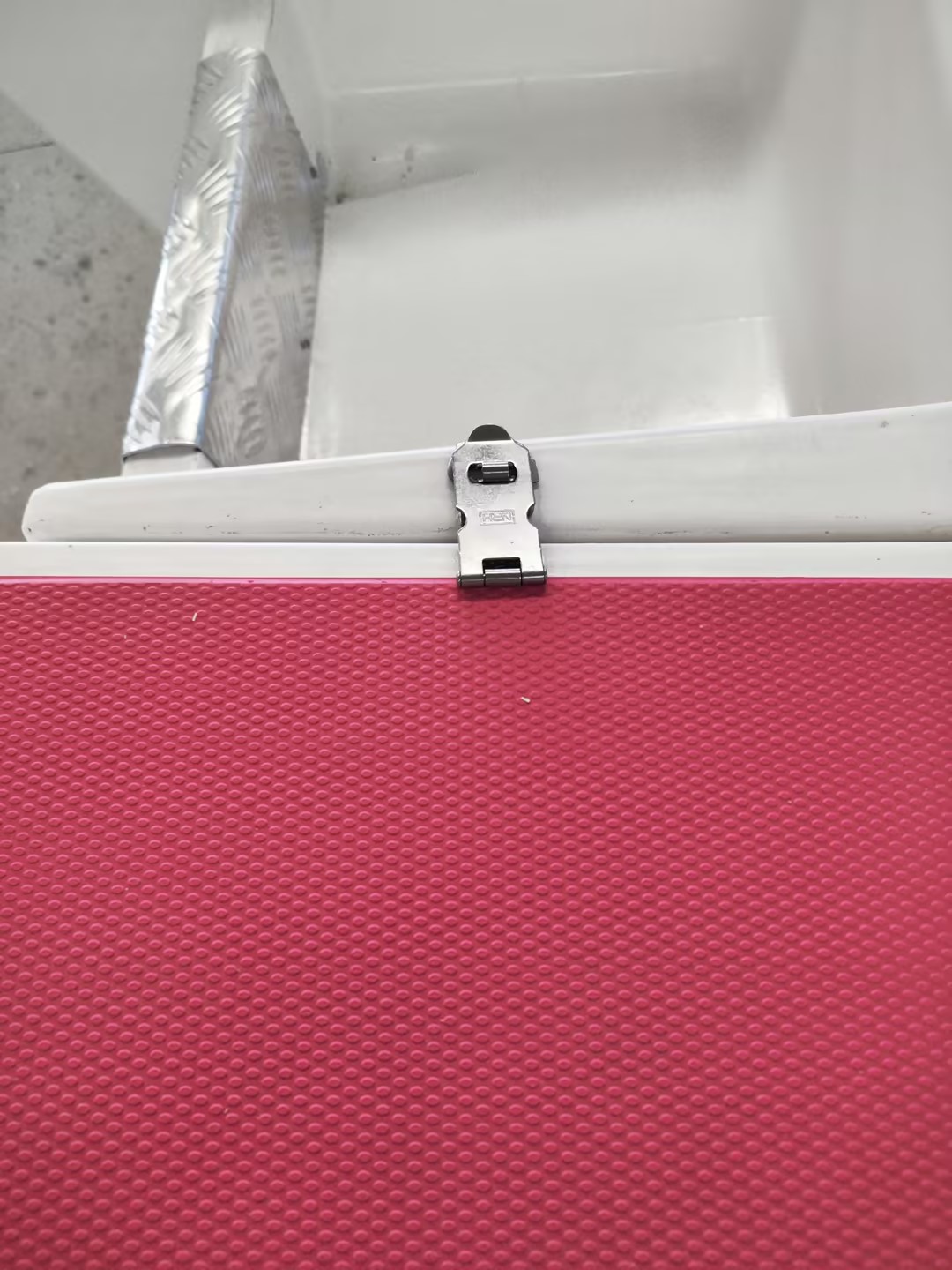 NRH 5906-78S stainless steel lock plate on marine deck plate - padlock-compatible, vibratory finish, 54g